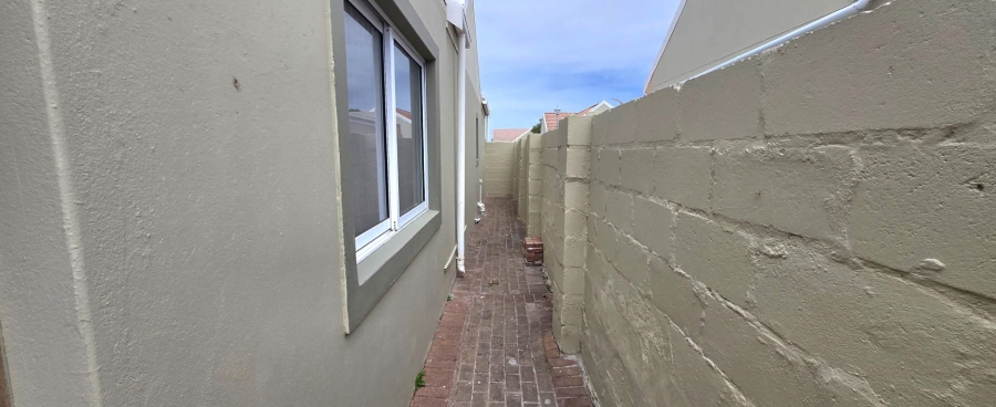 3 Bedroom Property for Sale in Franskraal Western Cape